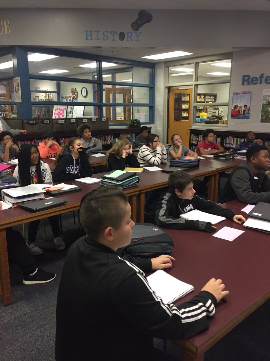 Introducing Flipgrid Booktalks to 6th graders. #onslowdlt #AVIDtudeSW <a href="/SachelleD/">Sachelle Ringley</a> @Flipgrid