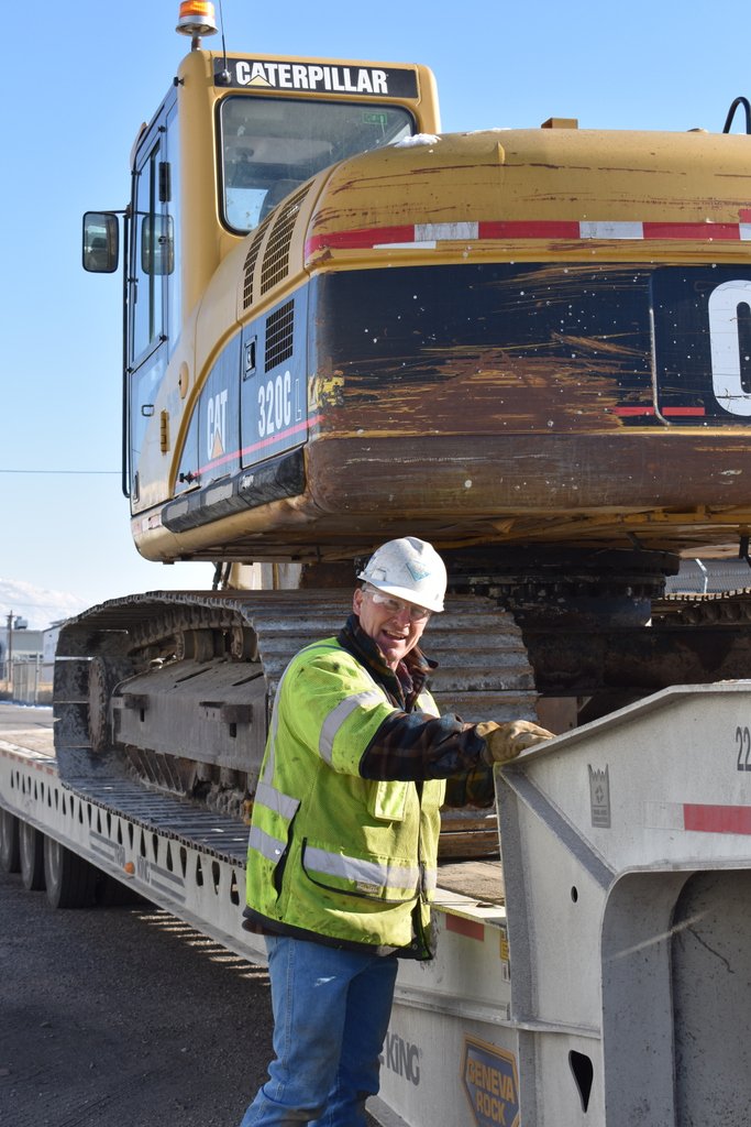 Geneva_Rock's tweet photo. Davis Tech students in the newly created Heavy Equipment Operator program are getting hands-on experience, operating on Geneva Rock Equipment. Check this program out to start a great career in construction! #constructioneducation #davistech #CTE #equipmentoperators #utahschools https://t.co/zO5offT3RH