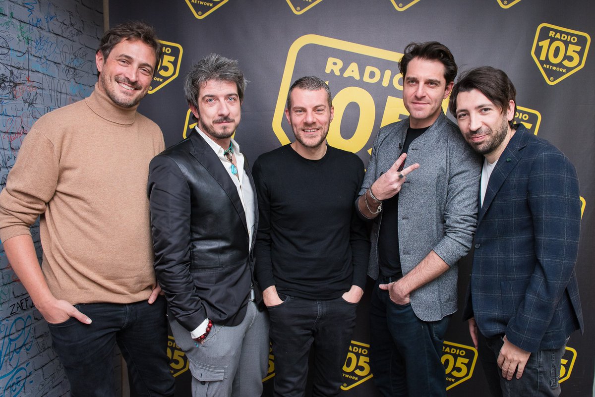 Lo studio di <a href="/105MiCasa/">105 Mi Casa</a> stasera è super affollato 🙌
<a href="/herbertballeri/">herbertballerina</a>, <a href="/_PaoloRuffini/">_PaoloRuffini</a>, <a href="/GiampaoloMorell/">Giampaolo Morelli</a> e <a href="/volfangode/">Volfango De Biasi</a> presentano #lagenziadeibugiardi 🎬 a <a href="/MaxBrigante/">Max Brigante</a> 
👉 bit.ly/DirettaRadio105  
Vi aspettiamo on air 😏