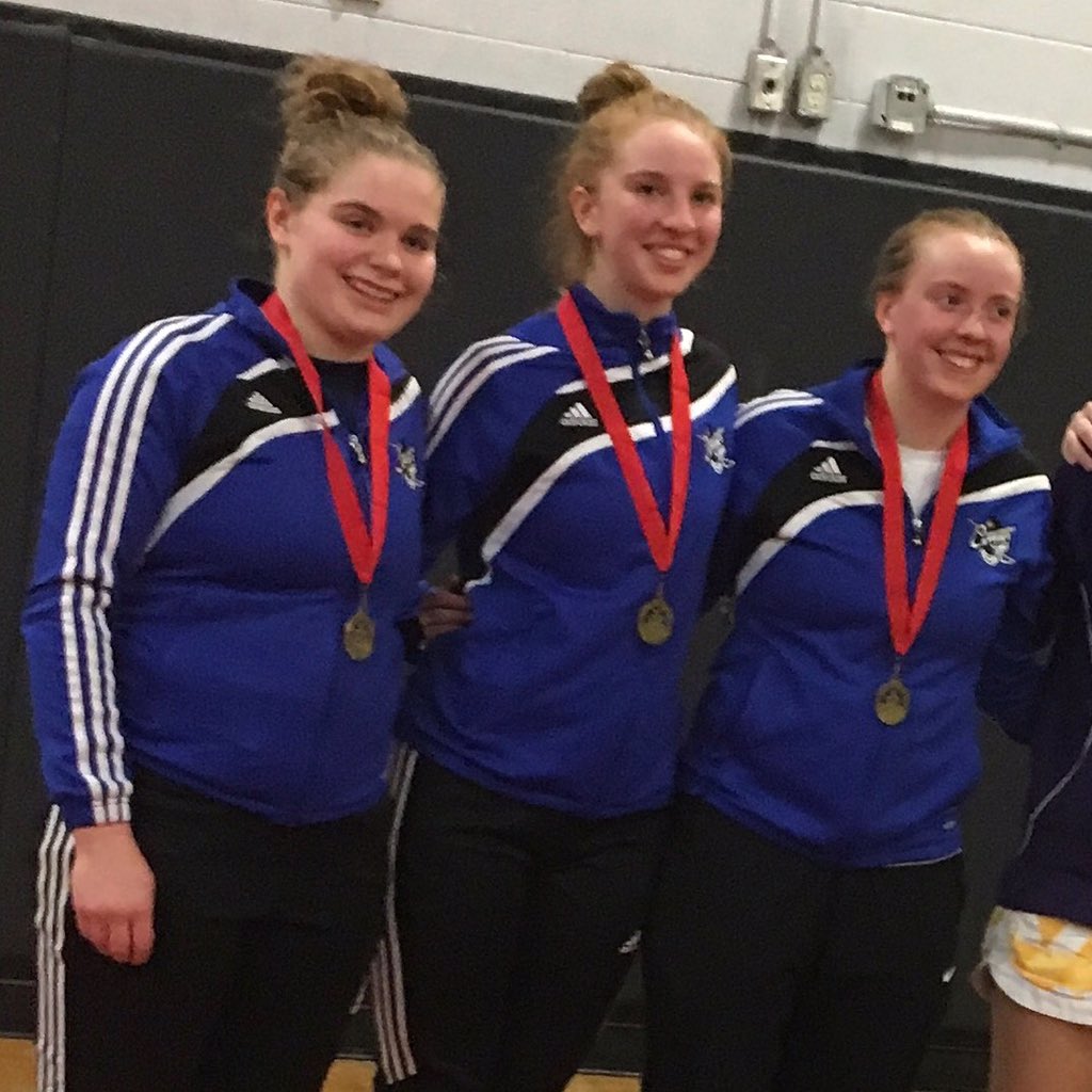 CuttingEdgeCAN's tweet photo. #gold for our women’s sabre team at the 2019 Carleton Invitational #fencing #escrime #esgrima #champions https://t.co/lejwSI1ceL