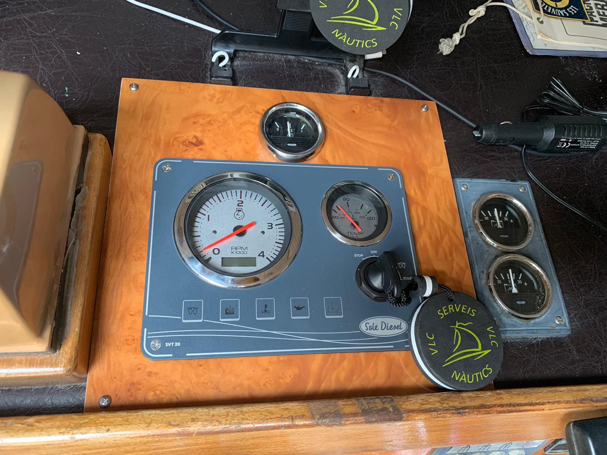 Nautica_solymar's tweet image. Felicitaciones a Serveis Nautics VLC, por el buen hacer en la sustitución de un motor Yanmar GM30 por un Solé Diesel Mini-33 en un Benetau Evasion 28. Un trabajo muy limpio realizado por Antonio Olmos, con la dificultad de que se ha realizado el trabajo sin varar el barco.