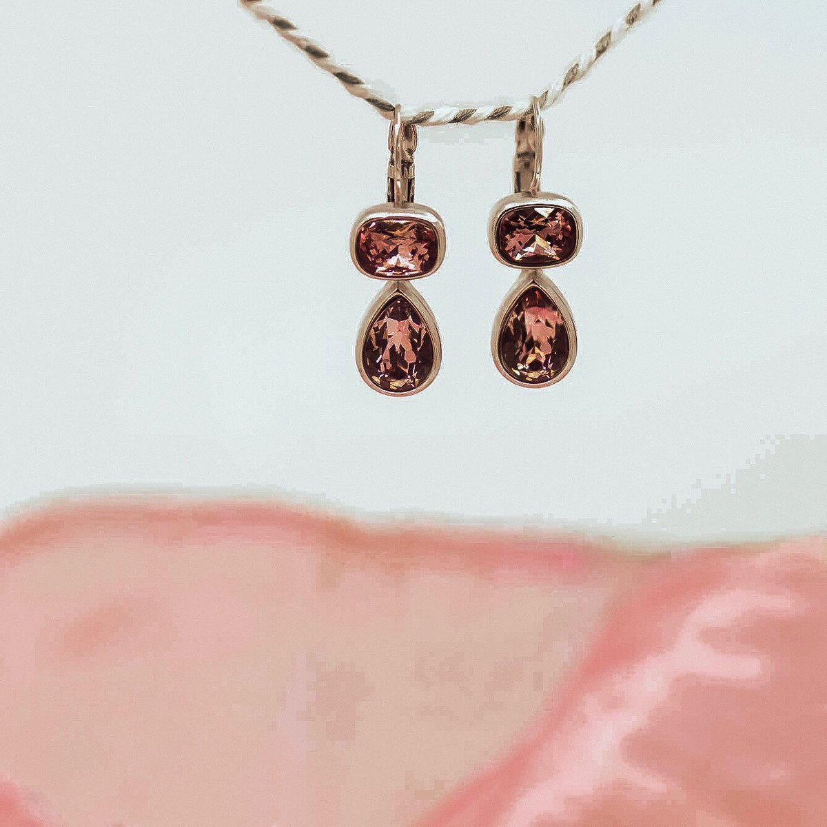 WSPlazaPA's tweet photo. Dazzle your sweetheart on February 14 with a beautiful statement piece from @knovingerjewels. Voted Simply the Best Jeweler in 2018, they offer great options in every price range starting at just $15. #WSP #GiftIdeas #ValentinesDay #KNovingerJewelry #WSPShopSmall https://t.co/alTrmbXGTB