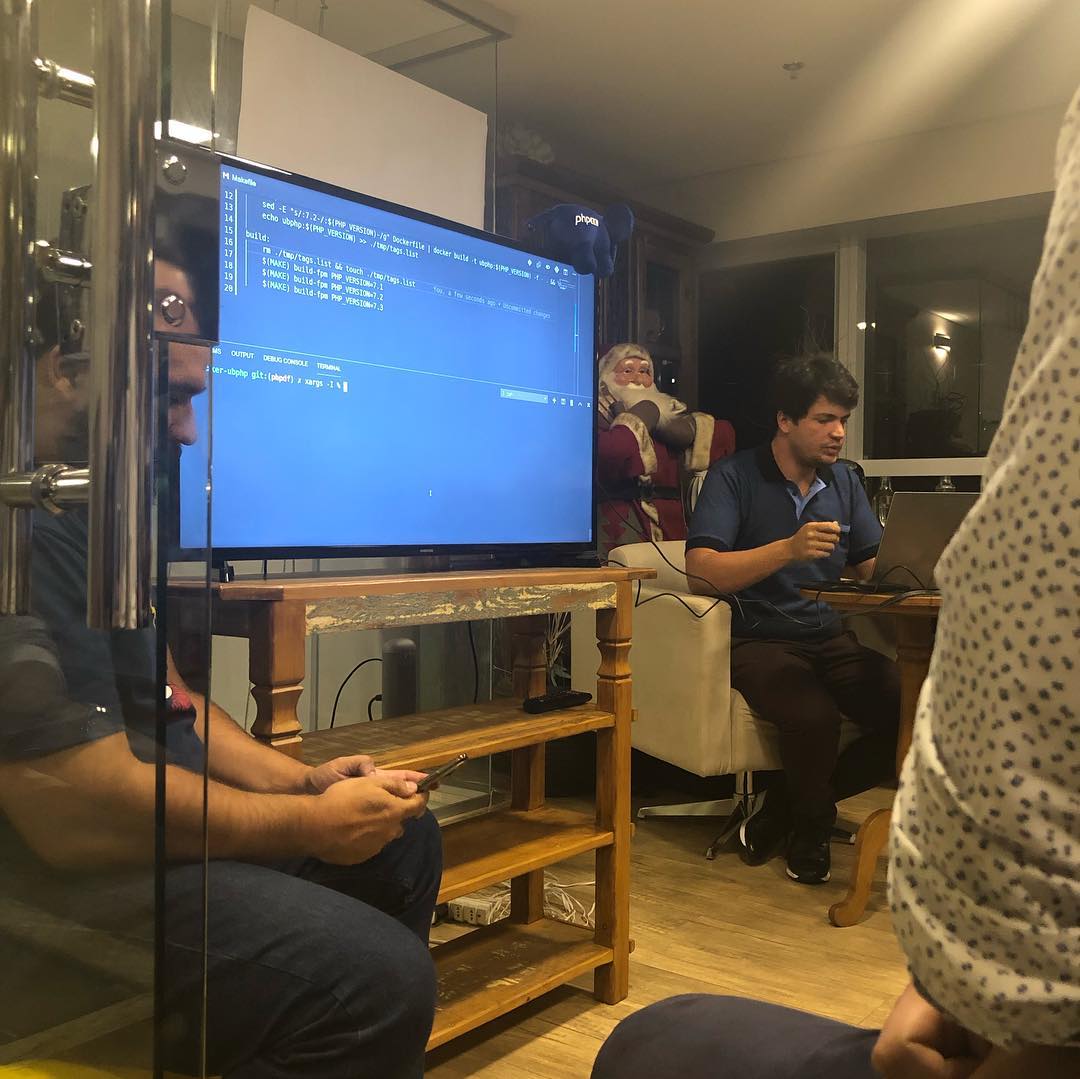 ETTBrasil's tweet image. Ontem nosso especialista Lucas Cortez esteve no Meetup do #PHPFC - PHP For Community do grupo do #PHPDF! Contamos com a presença do Renato Mendes da Usabilla que nos contou um pouco mais sobre desenvolvimento de microservices e a participação do Docker e Kafka nesta arquitetura!