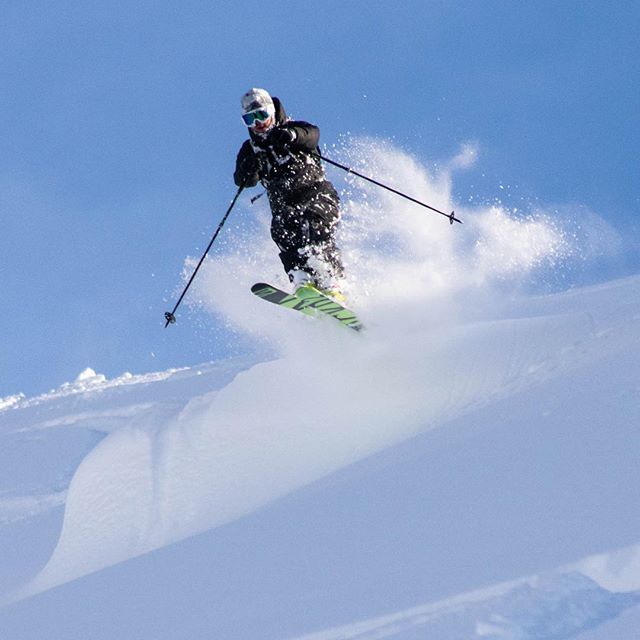 Into the weekend like...
.
Photo: Erica Ferri 
#inspire adventure #skitouring bit.ly/2RWy5nA
