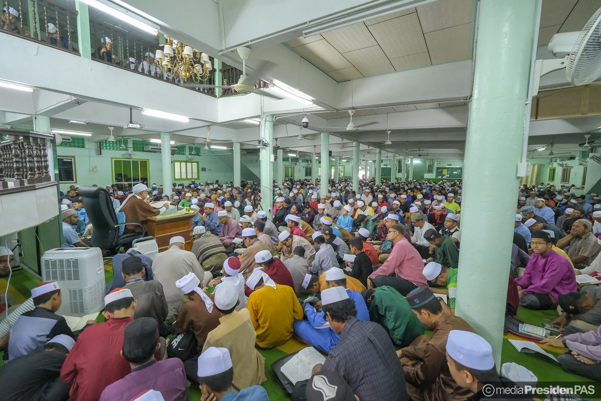 Selain itu, mengambil pengajaran di sebalik kisah Perang Badar dan kesannya terhadap Negara Islam di Madinah apabila kemenangan tersebut menjadikan umat Islam digeruni dan Islam dipandang tinggi.