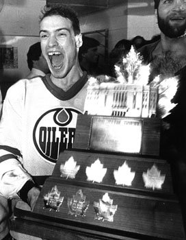 Happy 58th birthday to the NHL\s third  all-time leading scorer (and six time Stanley Cup champion), Mark Messier! 
