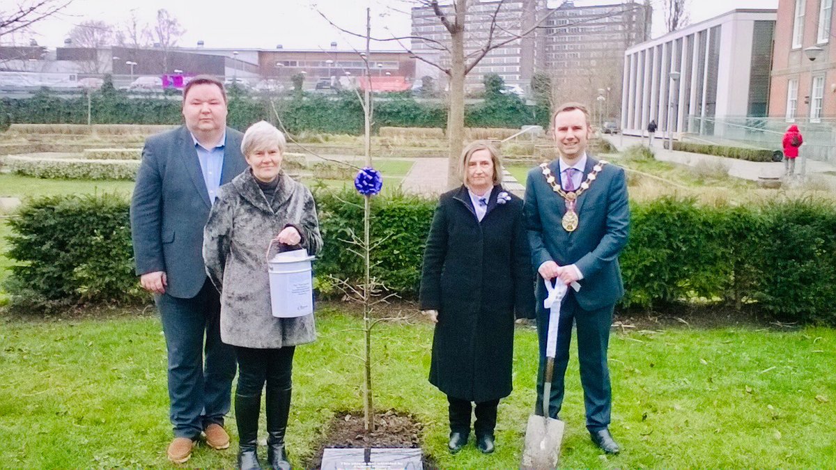 TomWRoss's tweet photo. This afternoon I had the pleasure of planting a tree in the Town Hall grounds on behalf of the Trafford Action Group. Great to be joined by campaigners from the group, @AndrewHWestern @KateGreenSU &amp; a number of local councillors for the event. https://t.co/Q7zWSxNjza