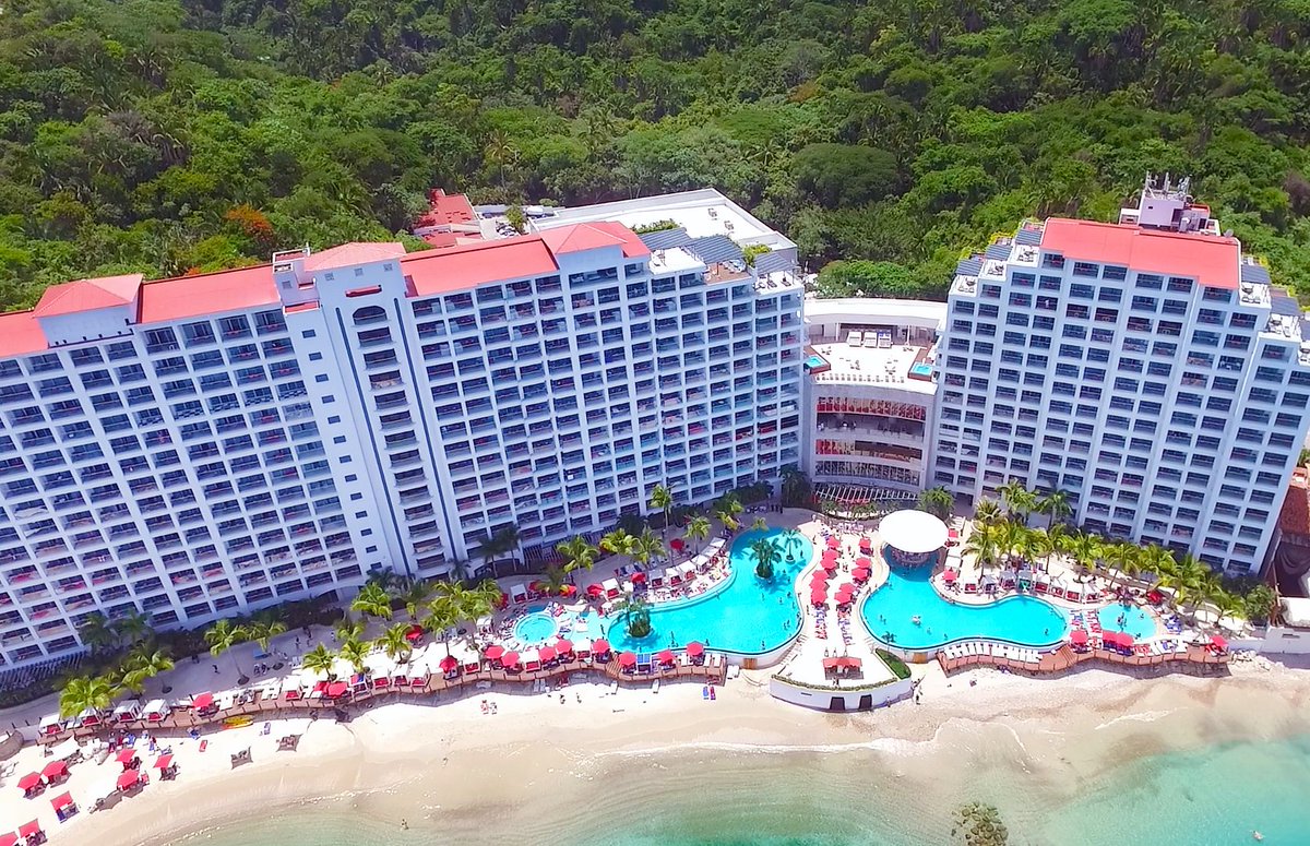 You'll be amazed by the scope! You'll be enchanted by the details! ☀️ 🏊🏽 #GrandExperience #StayWithUs #PuertoVallarta #Sun