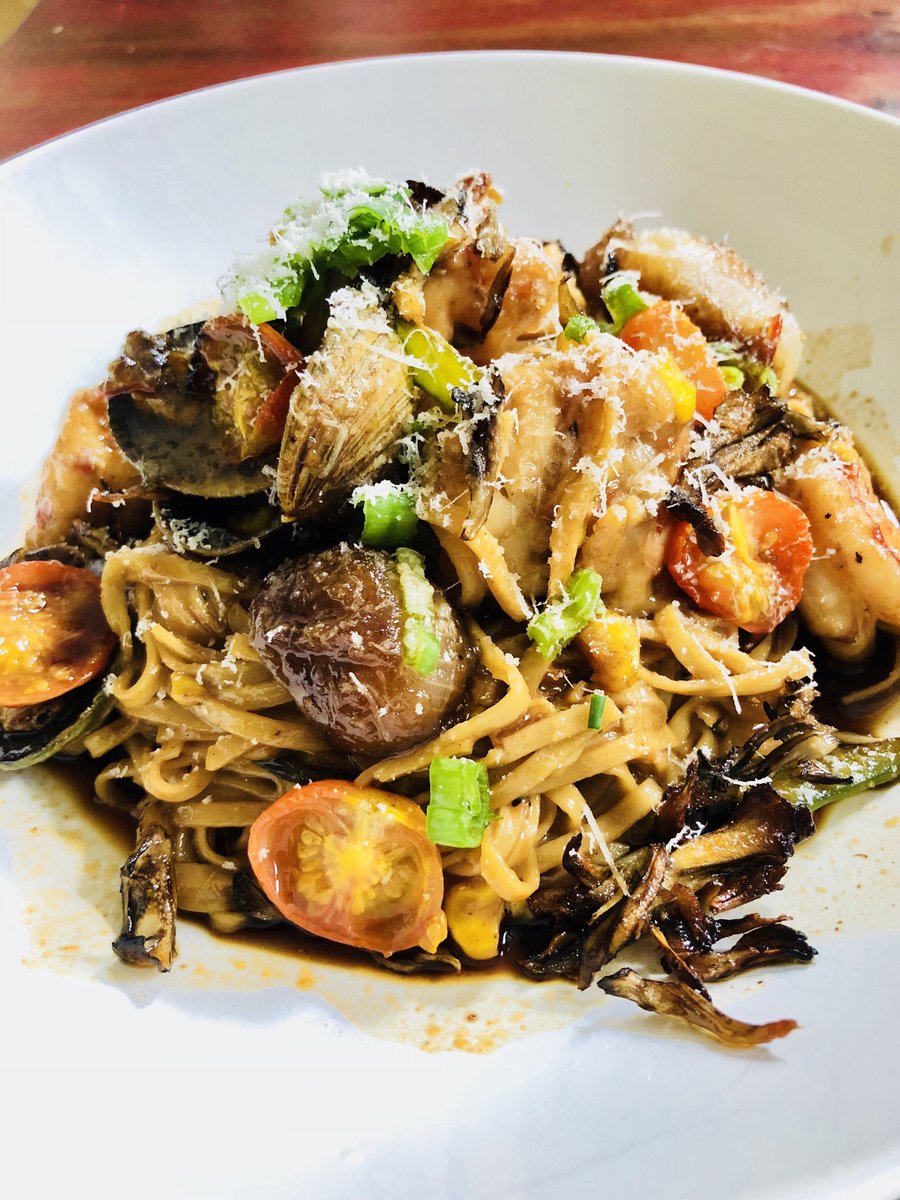 lenubienne's tweet photo. I don’t get to make my own meals often, but I do want to pay homage to the people and places that feed me on my #AtlasArcher travels with a precursor to @TheKitchenista #KitchenistaSundays, called #FineFoodFriday. Mil gracias for all the beautiful food &amp; the people who made it. https://t.co/qOUIJTdo4q