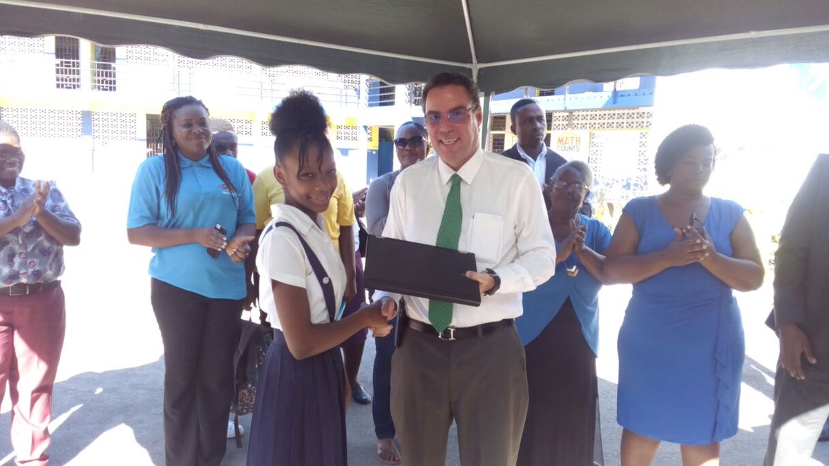 WestJlp's tweet photo. The future of every constituency is the Youth of the Constituency. West Portland remains committed to investing heavily in the education and training of youth for social mobility. #EducationCantWait #ManOfAction https://t.co/qWkAlOsthA