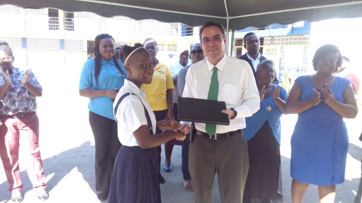 WestJlp's tweet photo. The future of every constituency is the Youth of the Constituency. West Portland remains committed to investing heavily in the education and training of youth for social mobility. #EducationCantWait #ManOfAction https://t.co/qWkAlOsthA