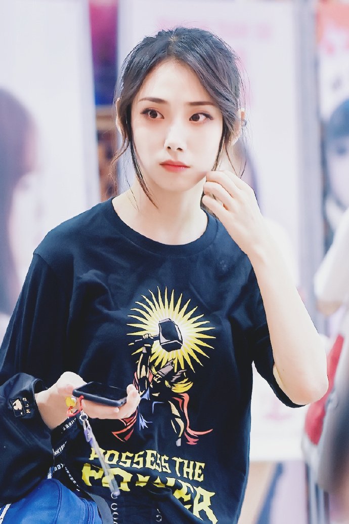 wangshimengpic's tweet photo. #SHY48 #王诗蒙 https://t.co/WxQZOia8nH