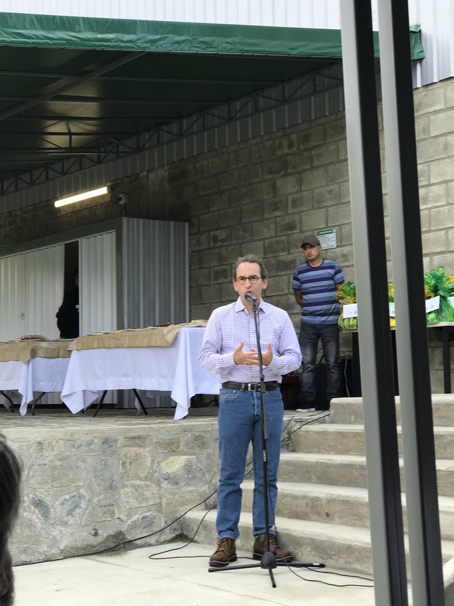 AlzbetaKlein's tweet photo. With Minister of Agriculture of #Colombia, opening the new #avocado packhouse of Westfalia.
#sonson #agriculture #agribusiness #sustainability https://t.co/f5IKFgnqRl