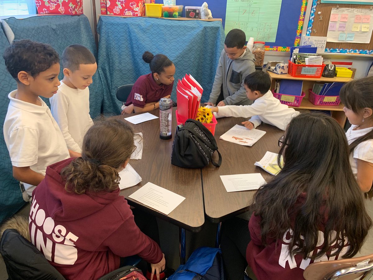 MS101_Bronx's tweet photo. Our 6th grade book club attended P.S. 304’s 1st grade publishing party today! We loved listening to students reading their books and giving them feedback! #collaborativecampus @NYCSchools @MeishaPorter @District8Supt https://t.co/Z1DoiLdBeJ