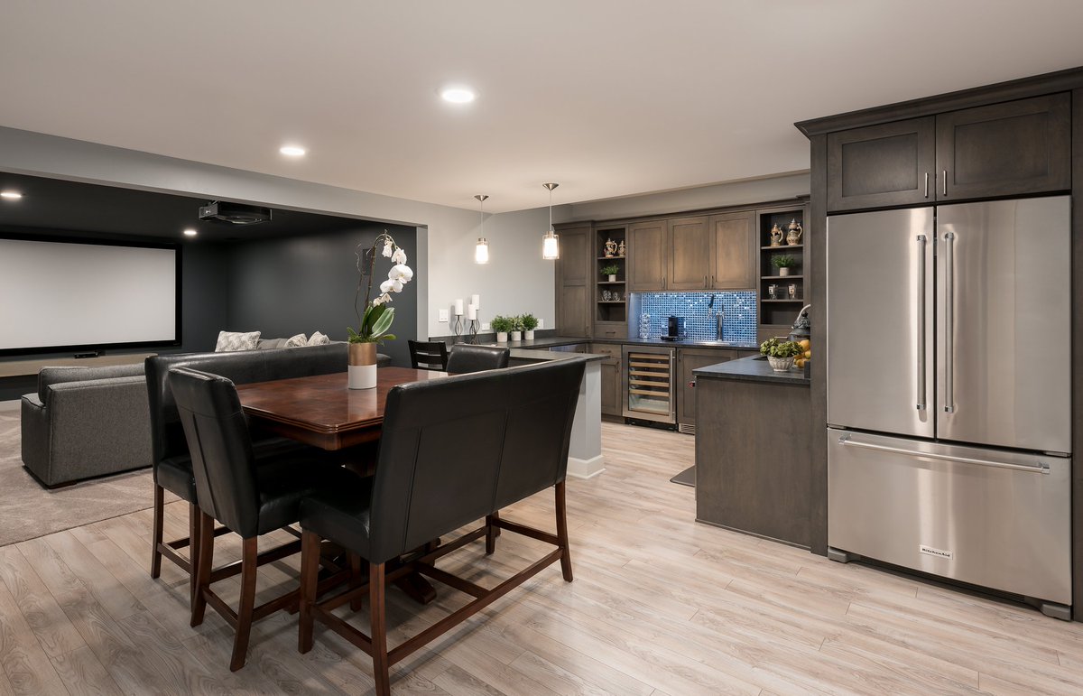 RedStart_Const's tweet photo. .Winter storm warning has us dreaming of hunkering down in one of these cozy Redstart basements. #Fridayfeels #basementgoals #redstartconstruction #redstartdesigners #basements #napervillebuilder #downtownnaperville https://t.co/gQbshDEViv