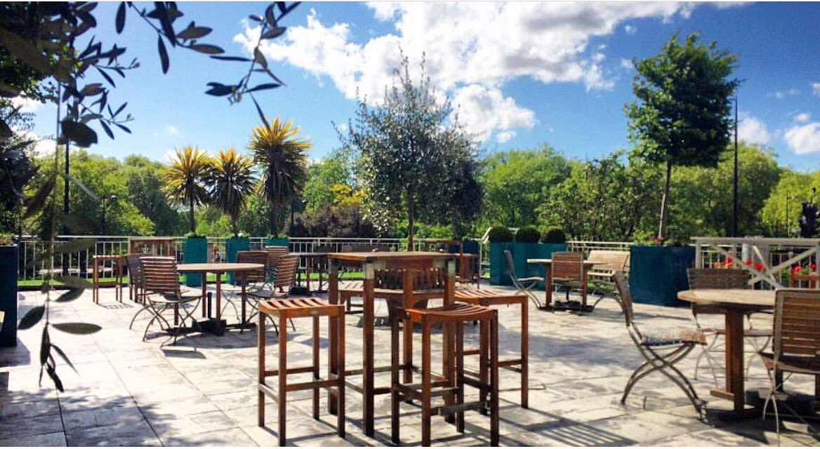 tabletalk_'s tweet photo. We can’t wait to share the incredible events, Summer parties & breathtaking weddings coming up with @bluestrawb4hp @4HamiltonPlace
@LadySummerSkye
#mayfairvenue #mayfairevents #outdoorevents #summerevents #summerparty #londonsummerparties #londonsummervenue #summereventshow https://t.co/23uz8tsF1t