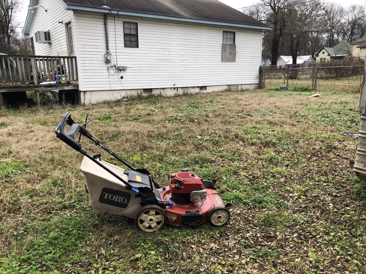 iamrodneysmith's tweet image. Just had the pleasure of mowing Ms. Smith's lawn for her . She contacted me after receiving a citation from her city about her lawn &amp;amp; was giving a fine of $500. She no longer has to worry about how it's going to get done anymore, I'll be doing it from now on!
