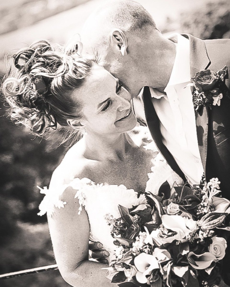 This couple were so sweet
.
.
#thekymin #nationaltrustweddings #documentaryphotographer #southwalesphotographer  #southwalesweddingphotographer #engagement #bridetobe #isaidyes  #weddingplanning2020 #cardiffphotographer #ukweddingphotographer #bridebook  #hannahtimmphotography