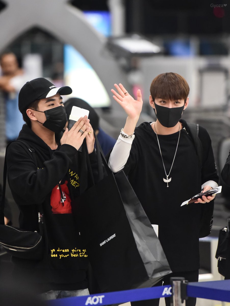 Mame2018_'s tweet photo. เดินทางปลอดภัยค้าบลูก
#Saint_sup #รอยยิ้มของชูครีม #PerthSaintSation https://t.co/FrFIposwMI