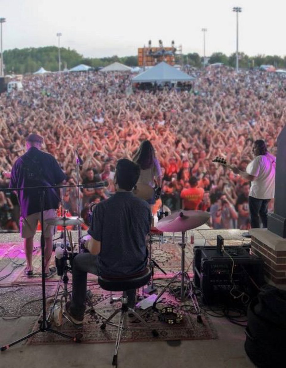 O2MBand's tweet image. TGIF! Here’s a throwback to one of our shows last summer. Were you there?