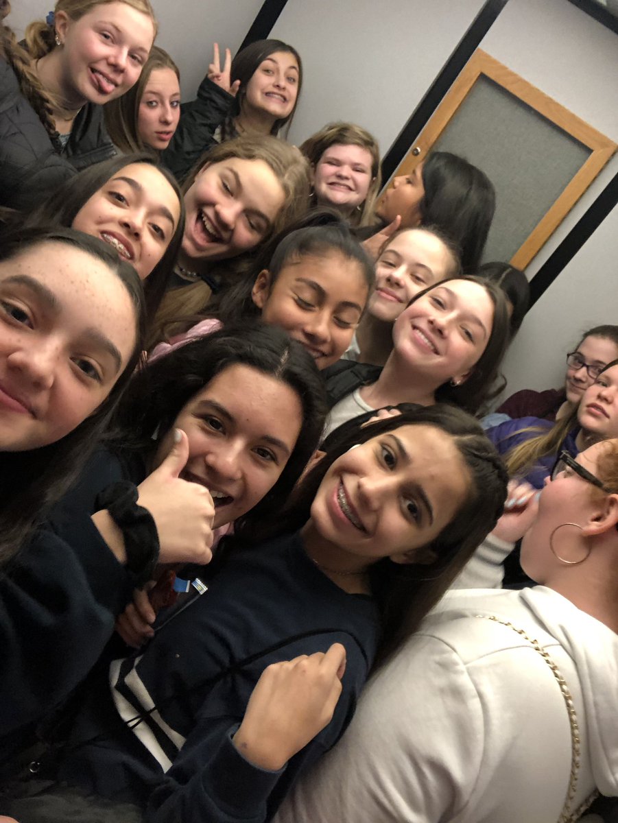 38 students traveled to <a href="/OaktonCollege/">OaktonCollege</a> today to learn about #STEM opportunities with Futures Unlimited. Nice connecting with <a href="/cdw/">Chris - Family Air Hockey Champion</a> and physical therapists to learn about various career choices! #innovate28 #sciencematters