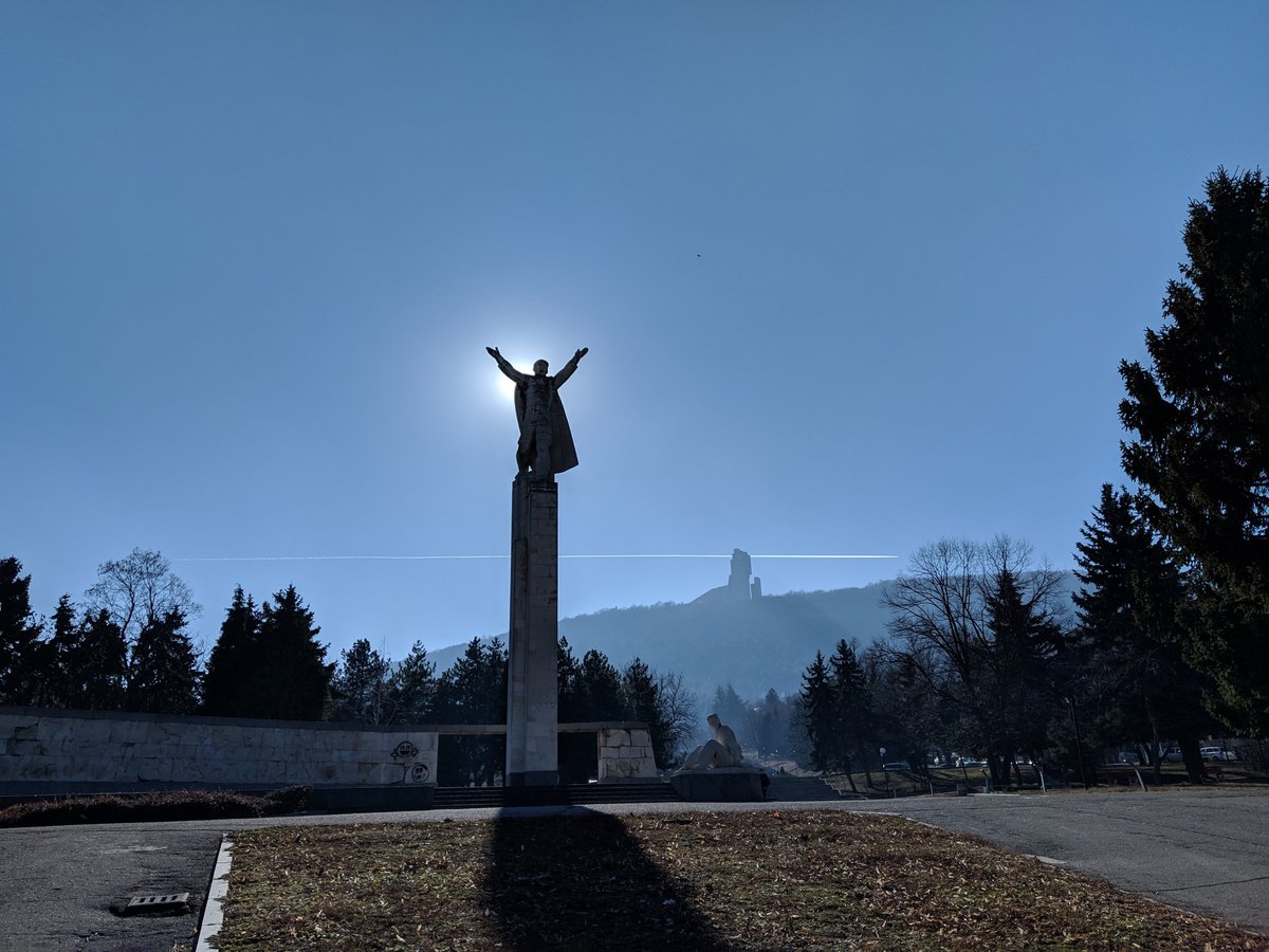 RoumenDontchev's tweet image. Wish you all a nice evening and joyful weekend! 
#almostspringtime 🌥️ #nokia7plus 📱