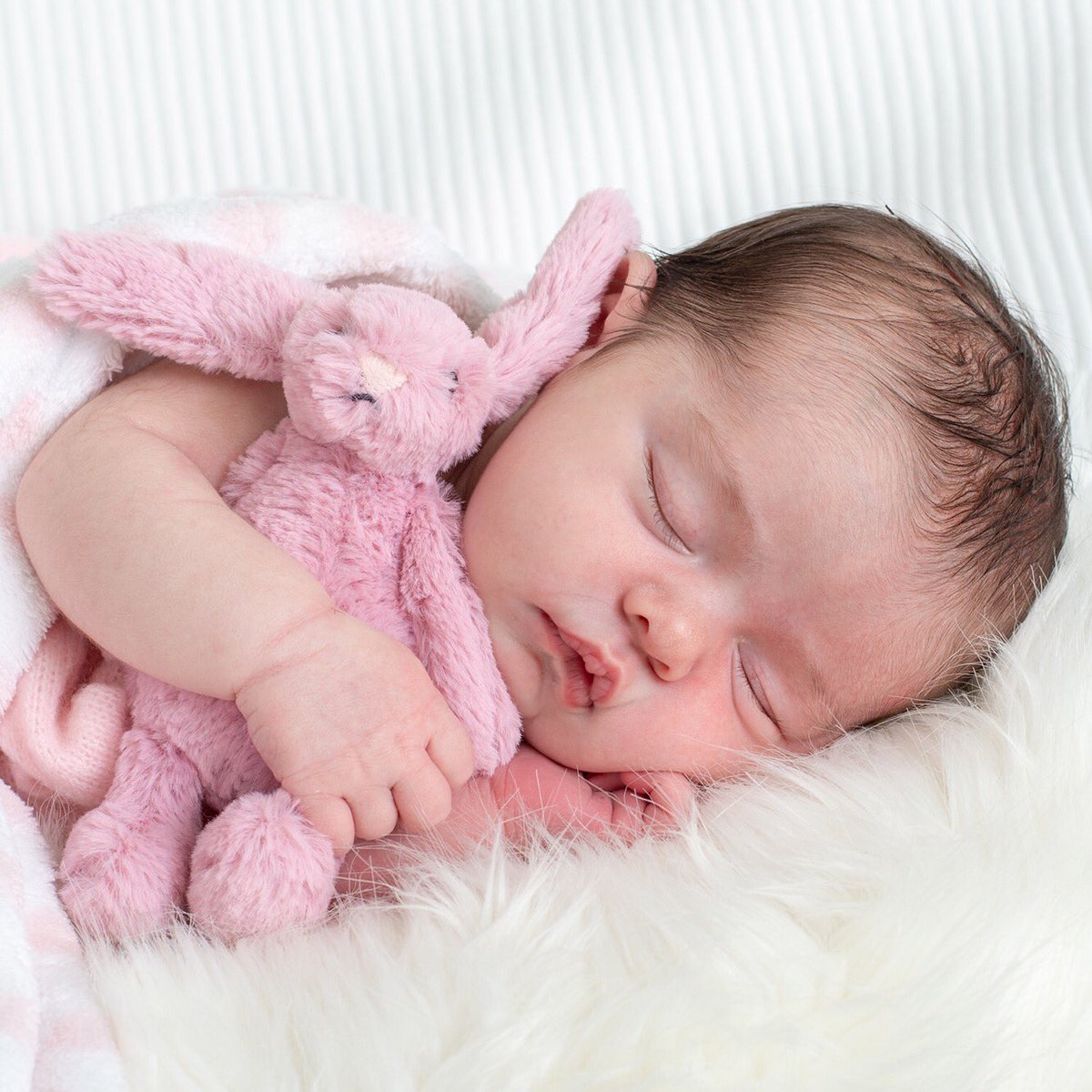 Sammonds_Photo's tweet image. Little angel, my latest newborn model. #newbornbaby  #newbornphoto #newbornphotographer #babyphotographer #babyart #babycanvas #boy #girl #cutebaby #newbornart #newbornphotography #cute #eyelashes #babyfeet #lovemybeby #havingababy #expectingababy #pregnant #familyphoto #family