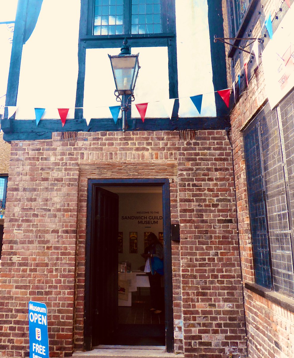 Sandwich’s Silver Screen - a new #exhibition opens at <a href="/sandwichmuseum/">Sandwich Guildhall Museum</a> featuring the entertainment industry in #Sandwich Kent. Opens 23 January 2019. Sandwich Museum working with Nostalgic Sandwich Group and <a href="/Kent_MOMI/">Kent Museum of the Moving Image</a> 
Details on whitecliffscountry.org.uk