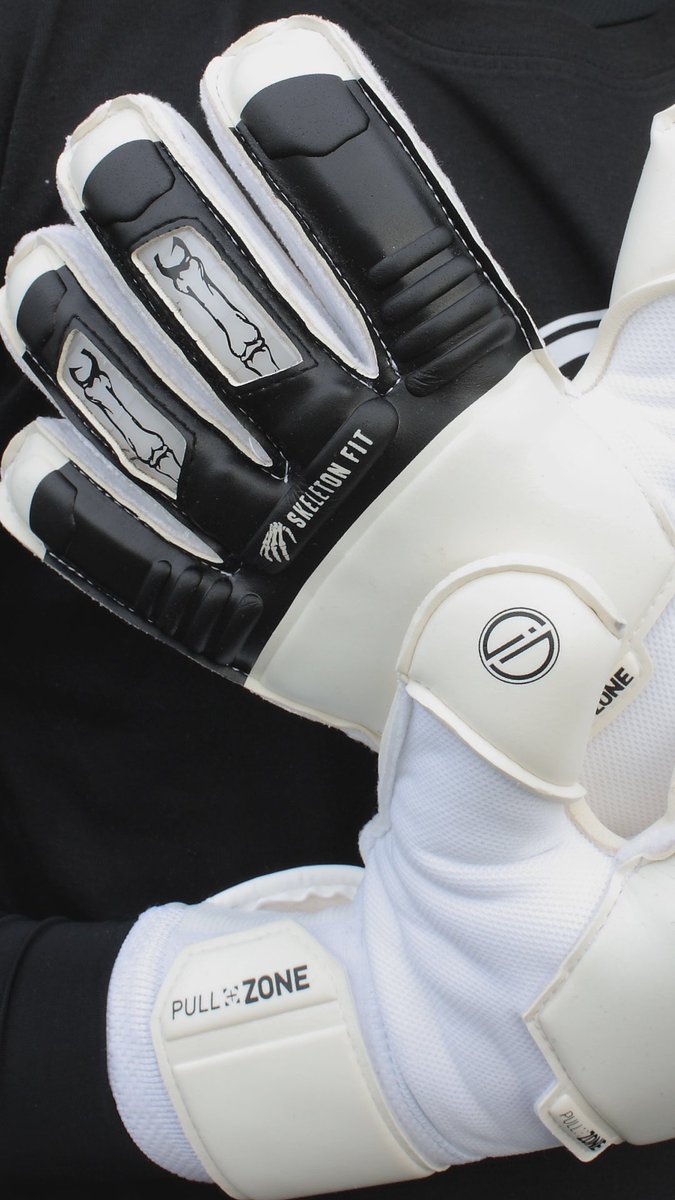 justkeepers's tweet photo. Brand New From Keeper iD
BE GOALPROOF
.
.
Keeper iD Goalproof Elite FingerSAFE
.
.
▪️Skeleton Fit 💀 Finger spines
▪️Contact Foam Palm
▪️Flared Flat Palm Cut
▪️Extened Cuff
▪️UM Ultra Mesh Glove Body
#KeeperiD #GoalPROOF #Elite #JustKeepers #SkeletonFit #Custom https://t.co/V4fGIjEpoD