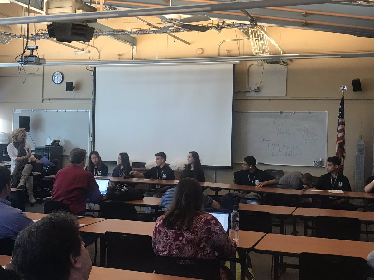 julieinsd's tweet photo. Kearny High School student panel describing how they prepare throughout high school for their senior defense. @sdschools students are awesome! Great Deep Dive at @SanDiegoPoPPCon #PoppCon #BetterSD #LoveSDschools https://t.co/QROpk6s4Jo