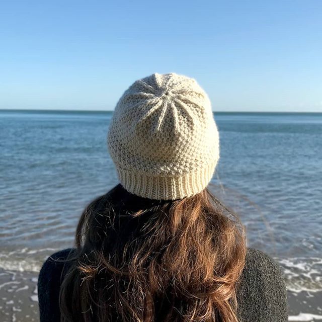 OffsetWarehouse's tweet photo. Want to learn to knit your own hat? Join us, @made_and_worn and @knightkraft Erika Knight on 7th Feb for a cosy relaxed after-work evening of knitting at The Hollywood Arms, Chelsea. Guided by Made + Worn, you'll have step-by-step progression through the… https://t.co/qPdUU2tMhn https://t.co/CCLTKy16tA