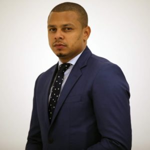 la fidélité et  la bravoure 
 c'est parce que vous êtes un jeune dynamique rempli des convictions  que vous avez bien voulu oser avec votre équipe  que vous nous avez montrer la voix à suivre merci monsieur l'honorable Alexandre Awassi.