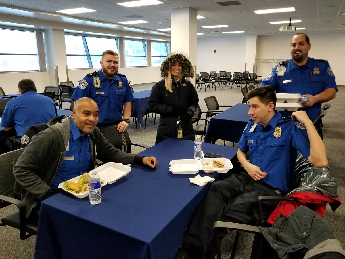SyracuseAirport's tweet photo. We had a BBQ (in the snow) today to show our @TSA @FAANews and @CBP employees how much we appreciate them and their commitment to SYR. #thanksforkeepingussafe #weappreciateyou ❤️ https://t.co/h57fAZ7BXO