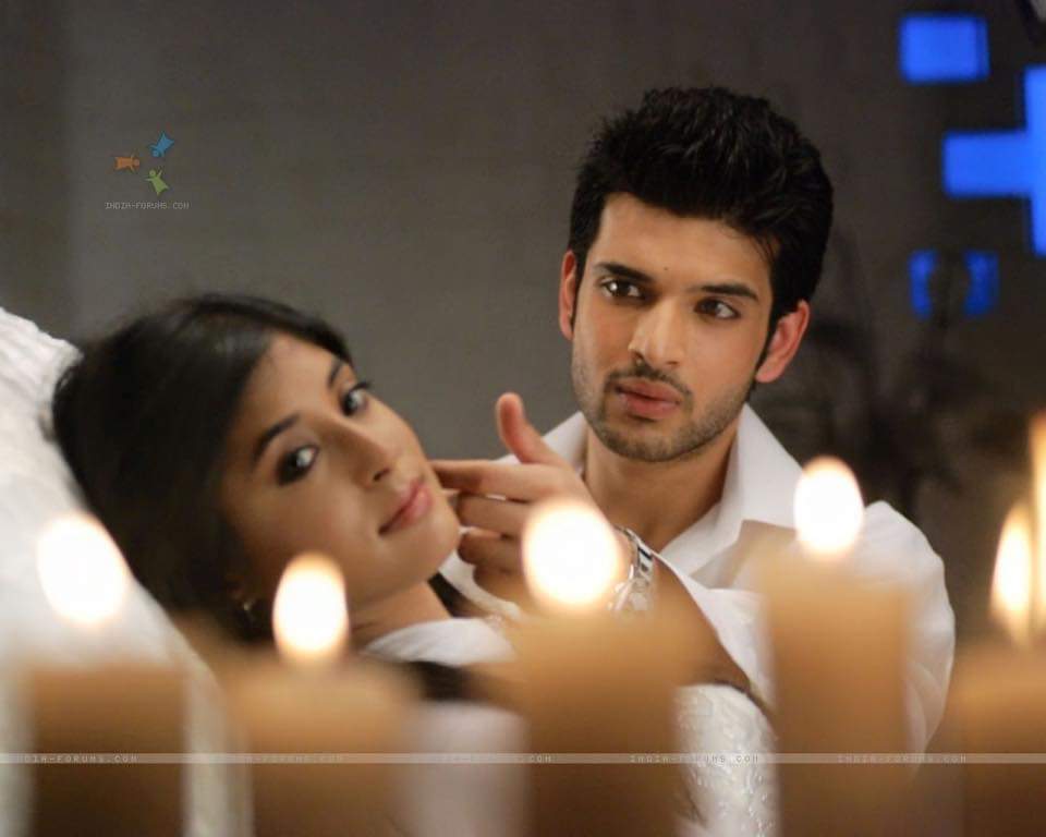 AkhtarNumra's tweet photo. The pic itself speaks a million words...
#DecadeOfKMH https://t.co/ReV8DOxgy7