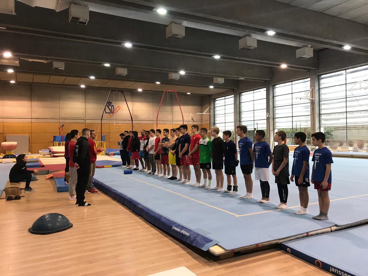 RFEGimnasia's tweet image. Los gimnastas del grupo de Tecnificación de la Comunidad Valenciana se encuentran durante unos días en el CAR de Madrid compartiendo entrenamiento con el #TeamESP 💪🏽