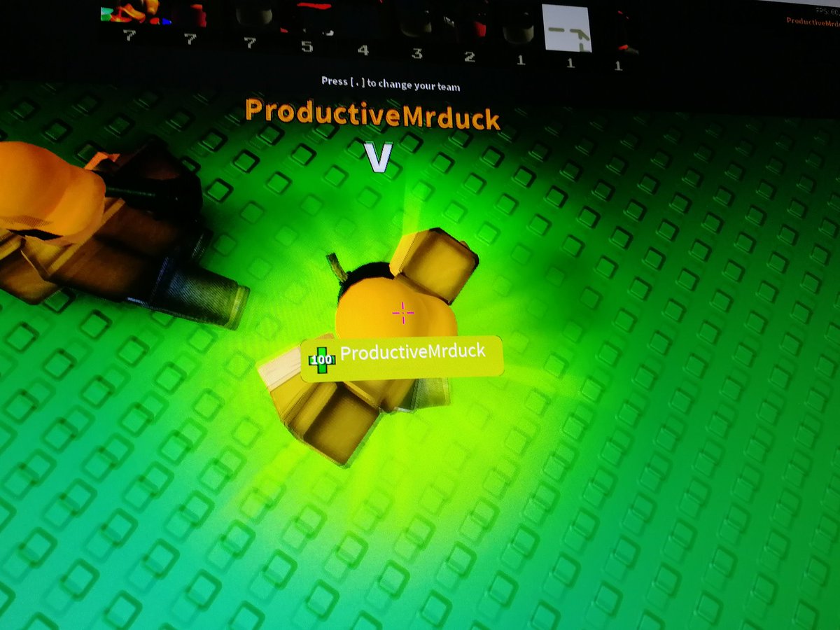 Bas On Twitter I Was In Mr Duckduck Roblox Game Server My Roblox Name Is Realbasblox - green name and text in roblox games