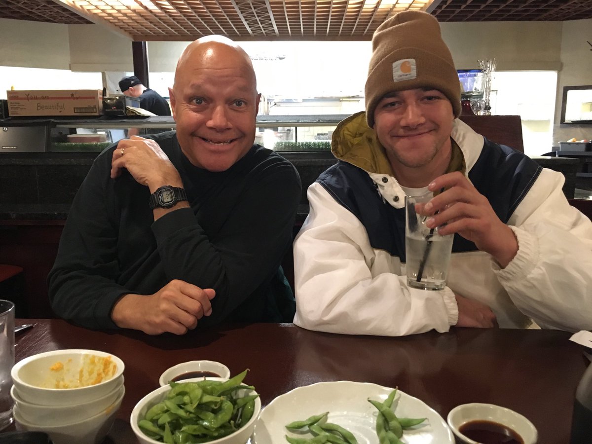 simonshack's tweet photo. Such a nice dinner with these two last night. https://t.co/SBgRnj3AyQ