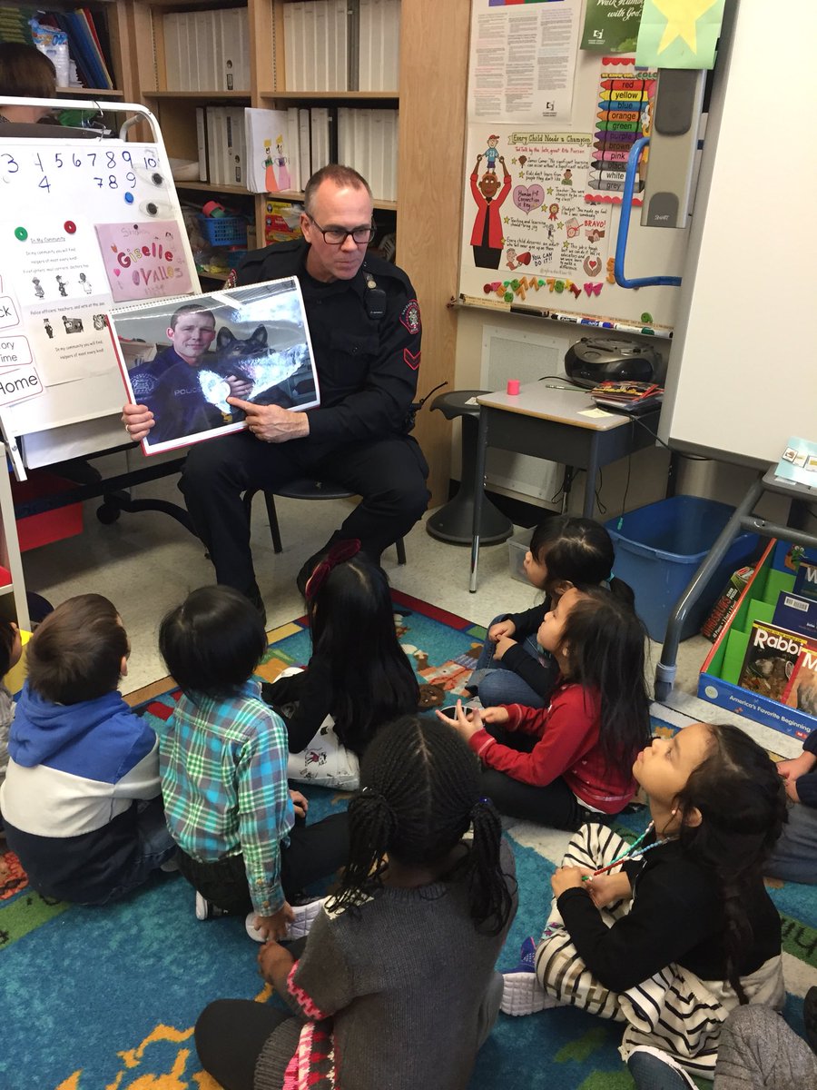 patrickdquinn's tweet photo. Special thanks to Cnst. Jeff who came out and met with the kindergarten students this week. Appreciate your time and teaching Jeff. @LOC_CCSD https://t.co/8icJshpNhr