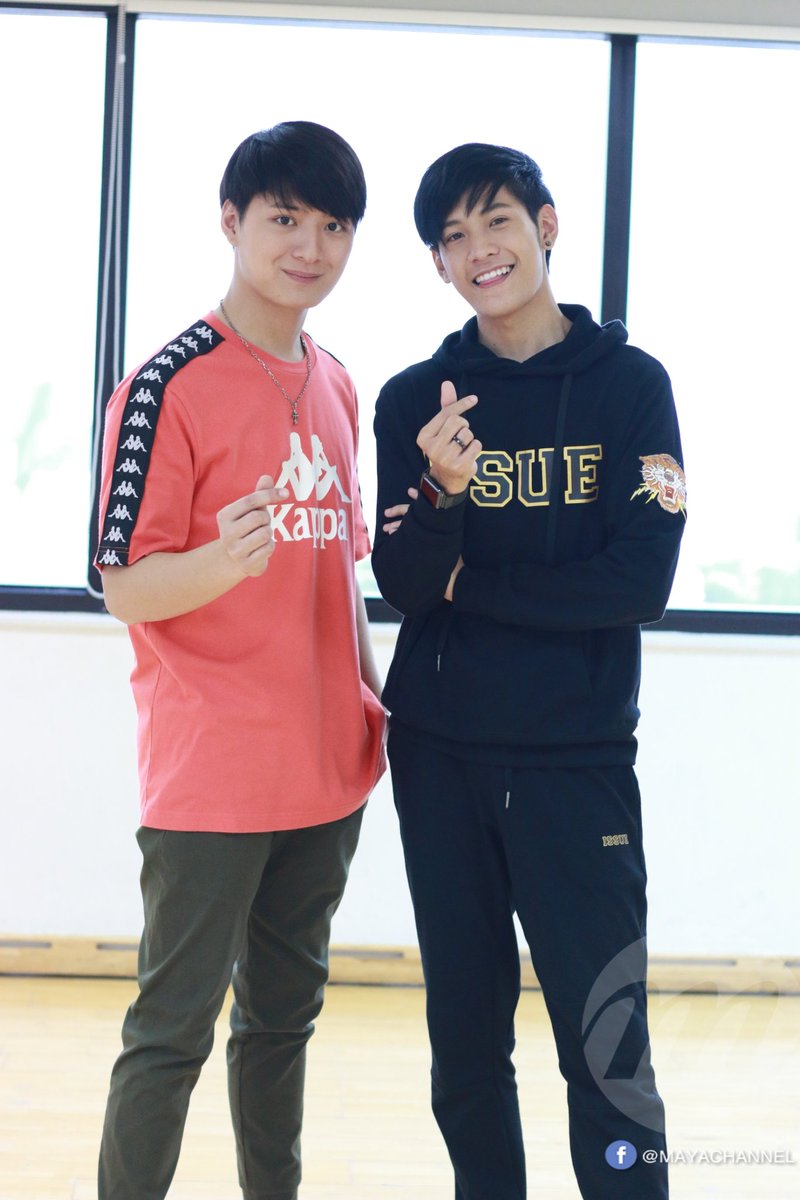sushuqi1's tweet photo. @eiikleaw #EiiKLEAW #KristPerawat #SingtoPrachaya #ทีมพีรญา #ดาราแลนด์ 
singto♥krist https://t.co/GfYYieD8k9