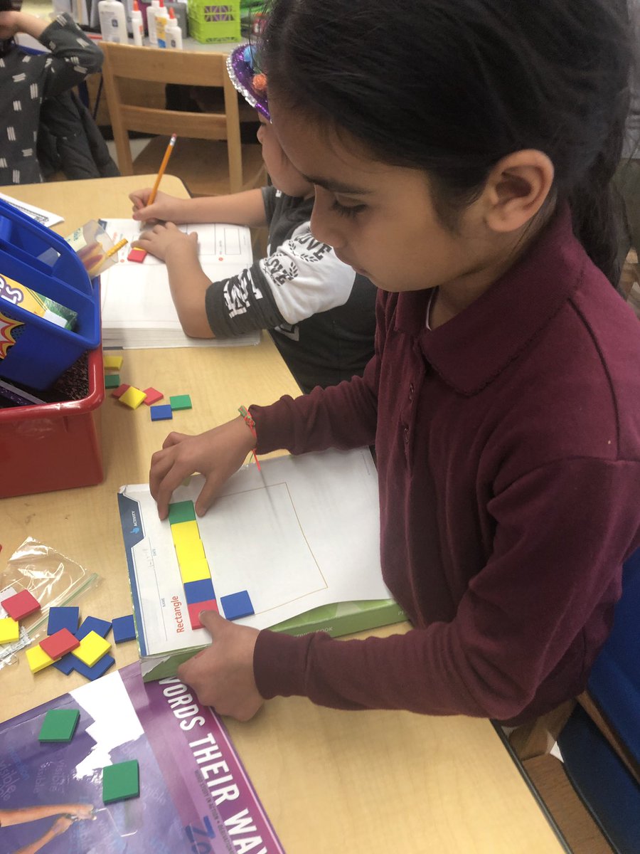 DualLanguage308's tweet photo. Mathematicians in 3-306 use color tiles to find the area and perimeter of a rectangle. #76learns #ps76q https://t.co/kaJDywvCQU