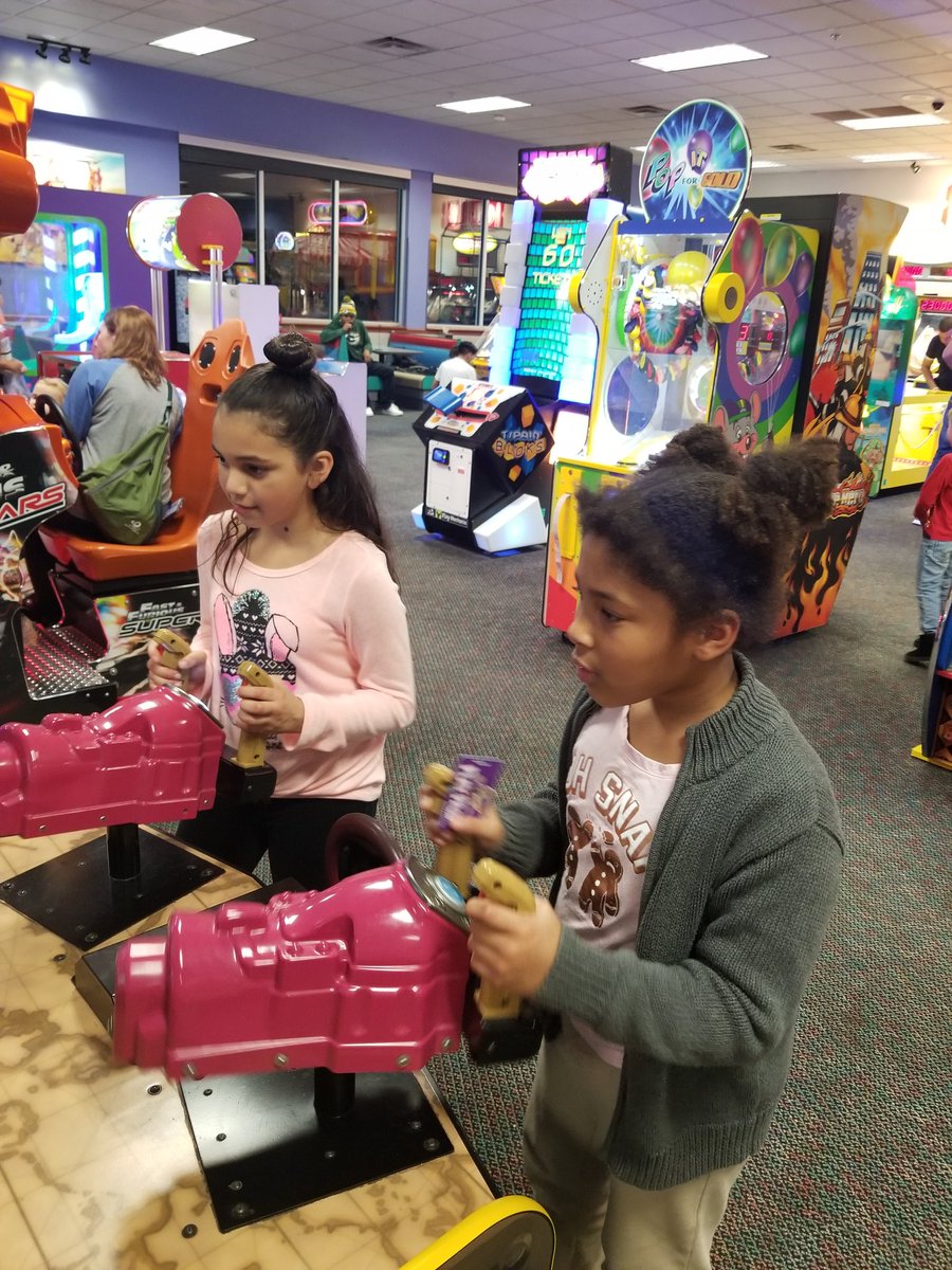 anntchmidsci's tweet photo. Marmos having a blast at Chuck E Cheese Ison Springs Fundraiser @IsonSpringsES https://t.co/jnhHurQpct