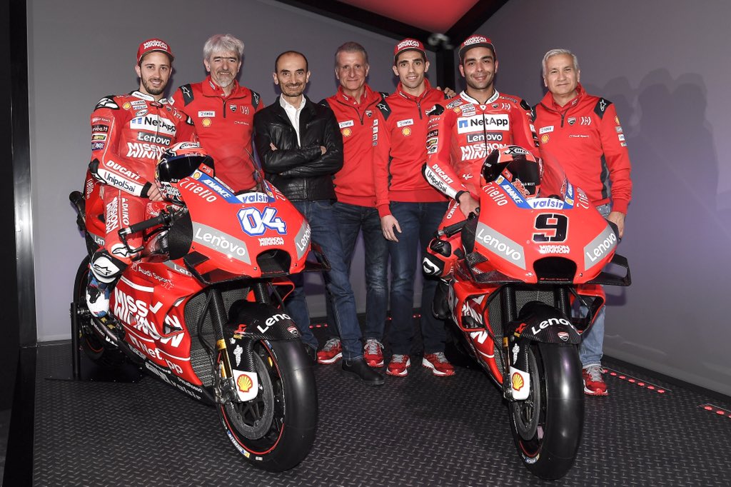 Ladies and gentlemen, the Mission Winnow Ducati team 2019! #ForzaDucati #Ducati #DesmosediciGP #MotoGp #andreadovizioso #danilopetrucci #michelepirro