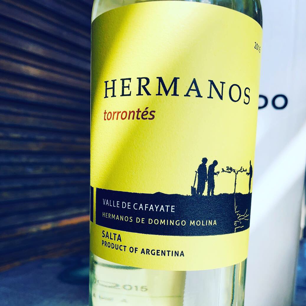 Hoy está para  #torrontes y empanadas! Que decis <a href="/rdcafayate/">Rafael Domingo</a> <a href="/Dgo_Molina/">Domingo Molina</a> #salta #winelover #wineandfriends #buenviernes #Cacerolazo