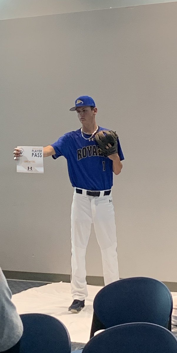 A little behind the scenes look at today’s baseball media day. Thank you to <a href="/Umyboyblue3/">Kyle Blue</a> for his hard work. #bestsid #hardestworkingsid