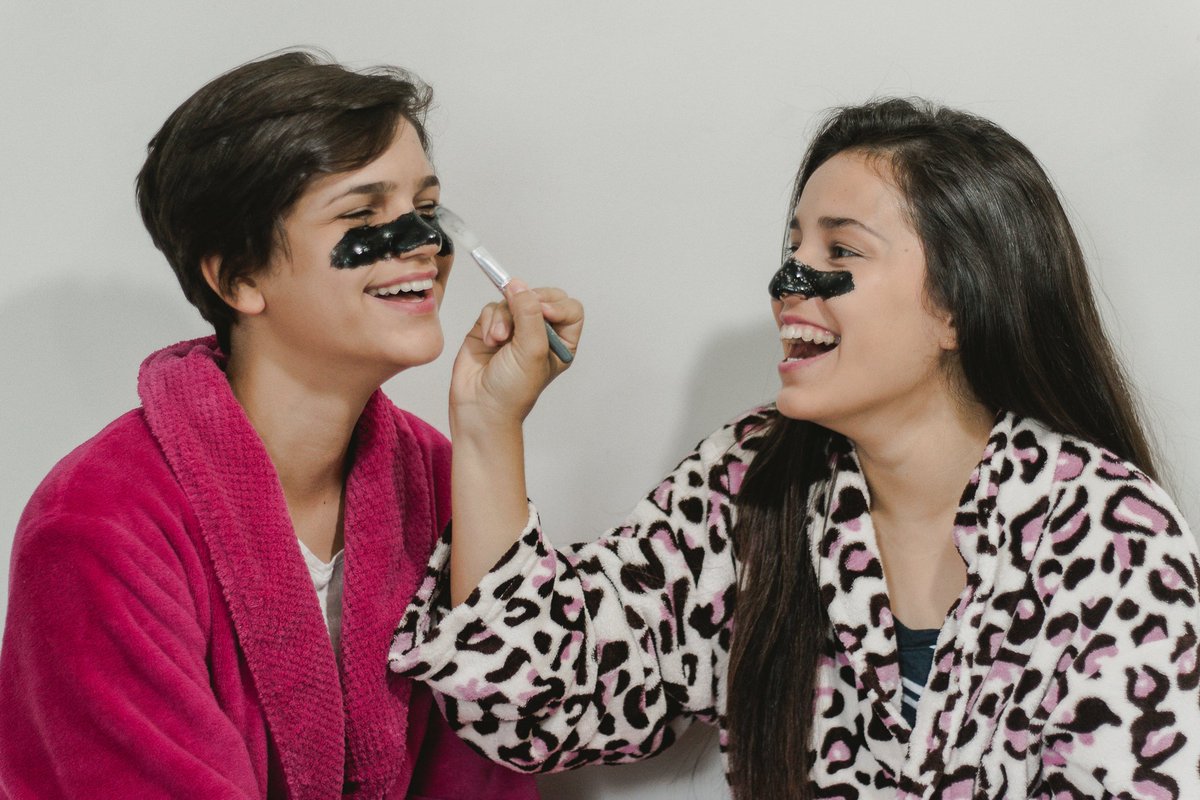 sabemos que aqui no nosso campus na sexta é dia de juntar a galera para fazer a tarde da beleza ou jogar aquele futebol. O que vocês tem feito nas férias? Compartilhe com a gente nos comentários e marque seus amigos. 
Feliz sábado! 😊💙
#amigos #amor  #deus