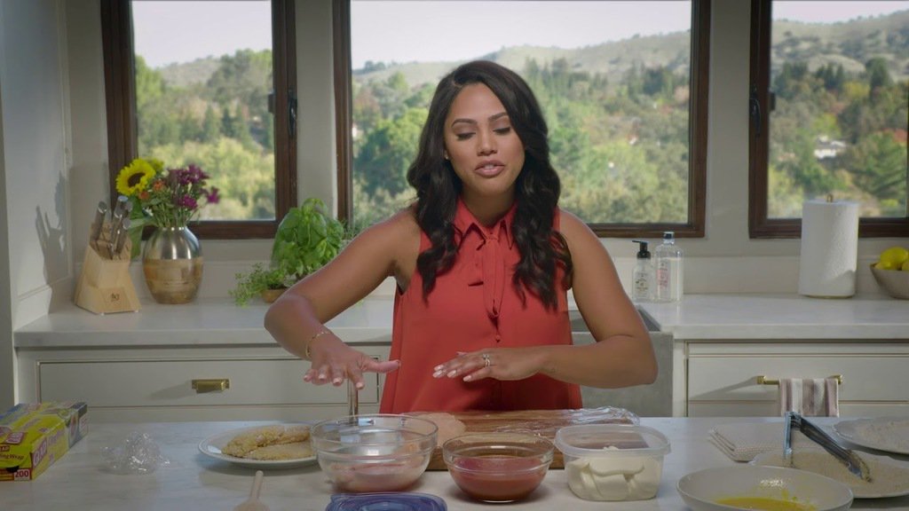 StudioBFilms's tweet image. Studio B Films was thrilled to partner with Current Marketing, Ayesha Curry, and Glad to produce this series of videos showcasing Ayesha’s delicious recipes and Glad food storage products! Glad: Fresh Cooking with Ayesha Curry - Chicken Parmesan