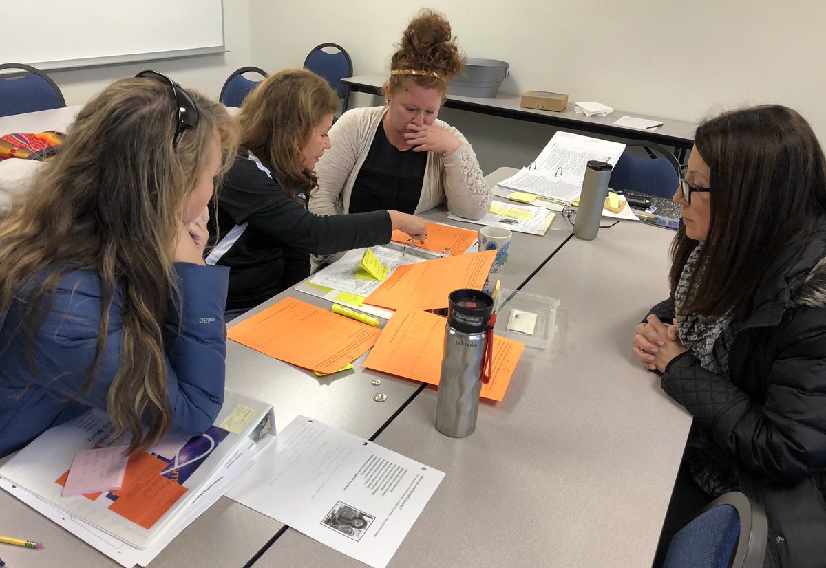 geewillers's tweet photo. #VTNMath 1st grade Ts collaborating around student work in an effort to create more meaningful math discourse in their classrooms 🦅🐻🚀 @NCTM #FivePractices #SelectandSequence  #VisaliaUSDmath #VisaliaUSD https://t.co/u8PRRClhjz