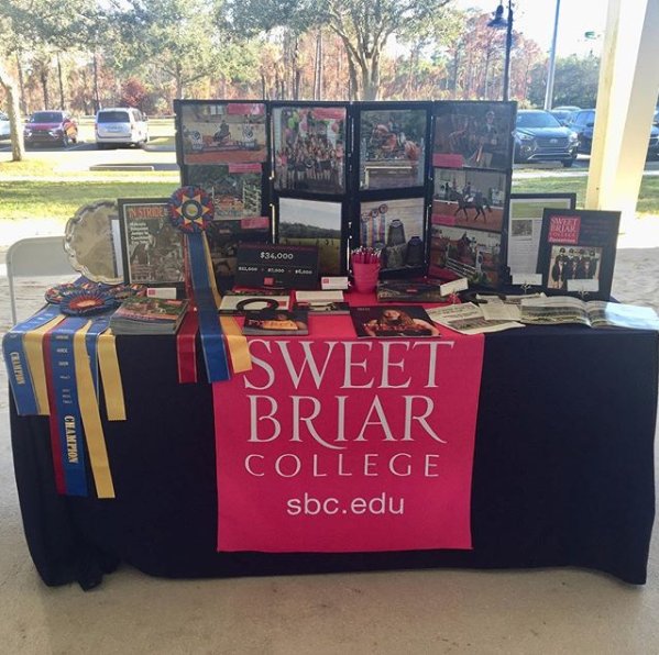 sbcalumnae's tweet photo. Holla Holla! Fantastic photo & news from @SweetBriaredu @RidingSweet: "Coaches Mimi Wroten & Lizzie Fisch are @CPIHorseShow looking forward to meeting future #Vixens!" #SweetBriarFIERCE #SweetBriarRiding #CPIFlorida2019 #CPI #rideCPI #CPIhorseshow https://t.co/ZZ3LXDJHvK https://t.co/xNpTjAry5r