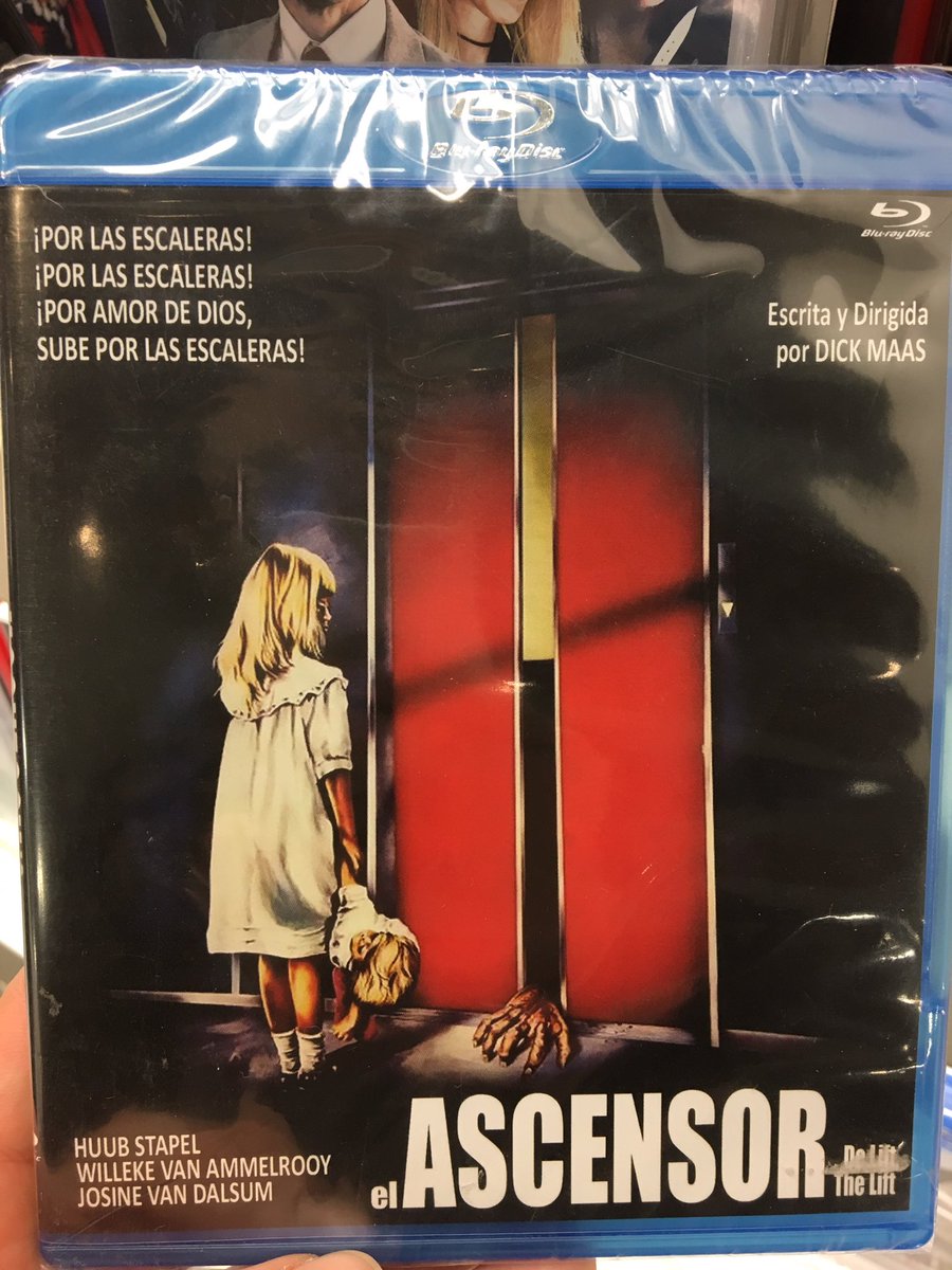 Adoro estas frases en los carteles de las pelis de jórror de antes... “por el amor de Dios, sube por las escaleras” 😂