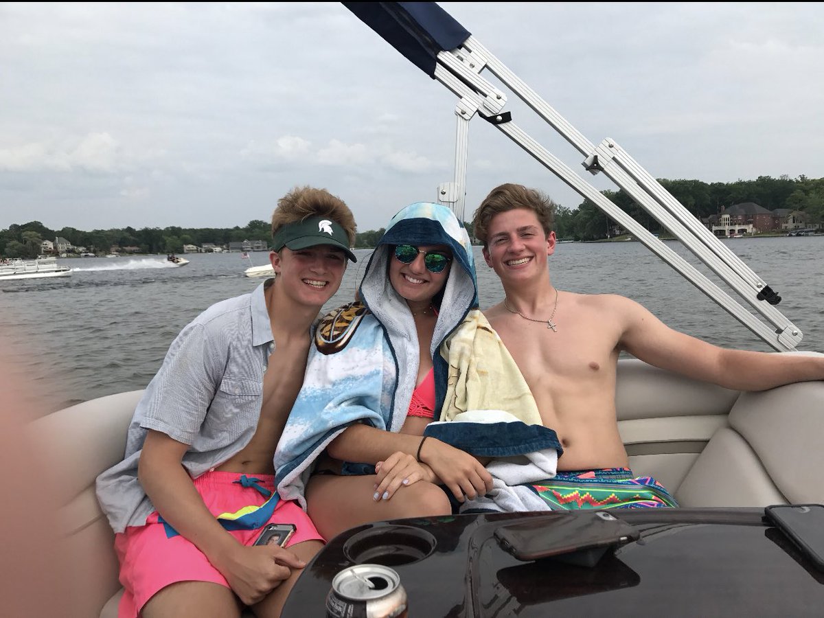 reese_mccorry's tweet photo. happy 18th bday to an old pal @ZyrekMichael much love for u bool brother💟 https://t.co/zRKjYD5kMm